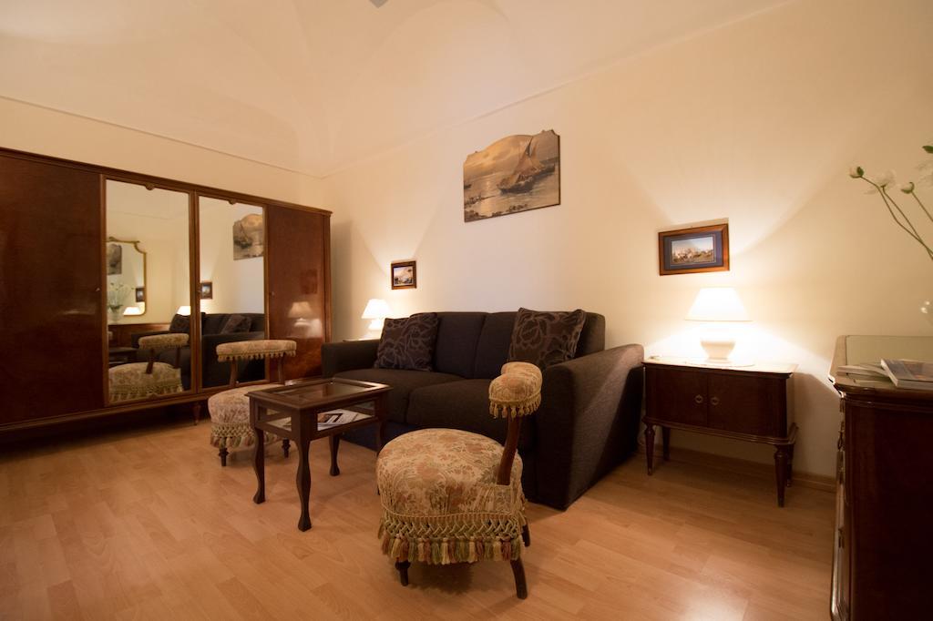 Il Giglio Rosso Apartment Naples Room photo